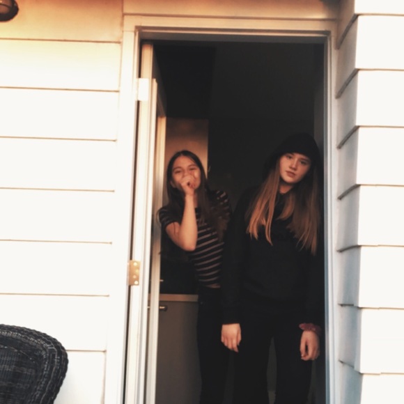 Meet your Posher, Taylor - Picture 1 of 1